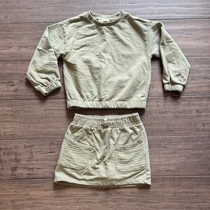 Green sweatshirt and skort